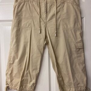 Jones New York Tan Capris
